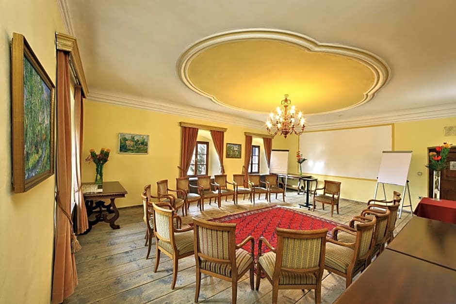 Hotel Schloss Weikersdorf