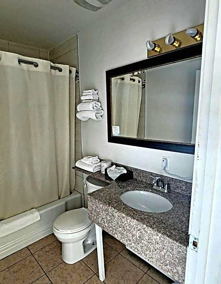 Super 8 by Wyndham Pembroke