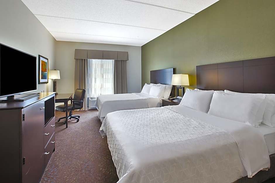 Holiday Inn Express & Suites Geneva Finger Lakes By IHG