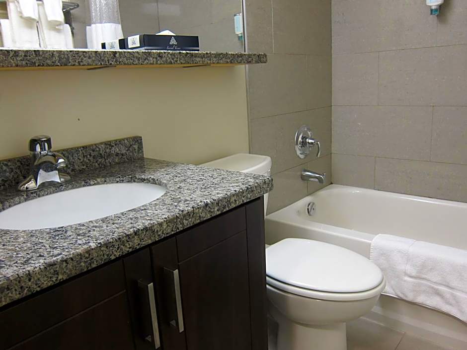 Canadas Best Value Inn - Toronto