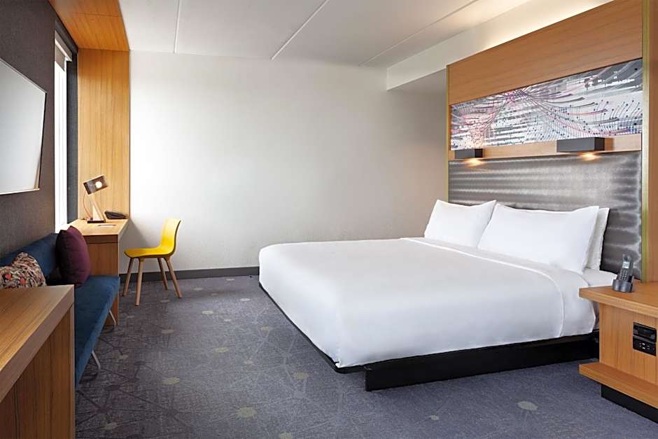 Aloft Jacksonville Tapestry Park