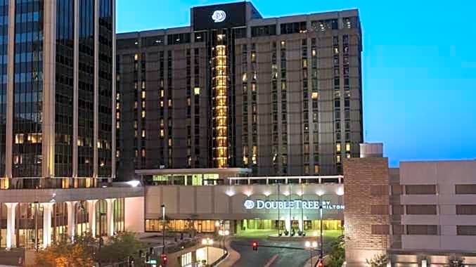 DoubleTree by Hilton Hotel & Executive Meeting Center Omaha-Downtown