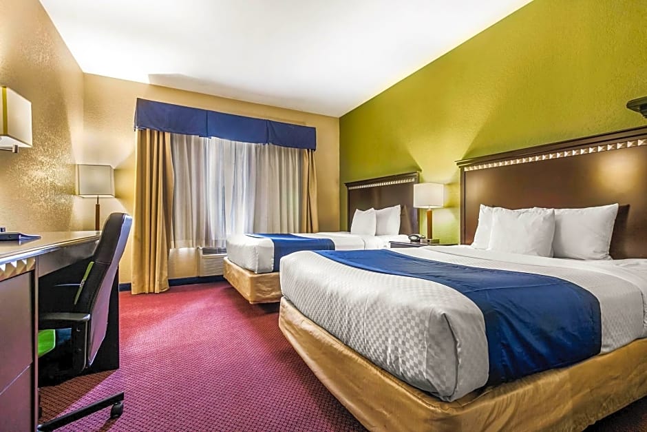 Rodeway Inn & Suites East/I-44