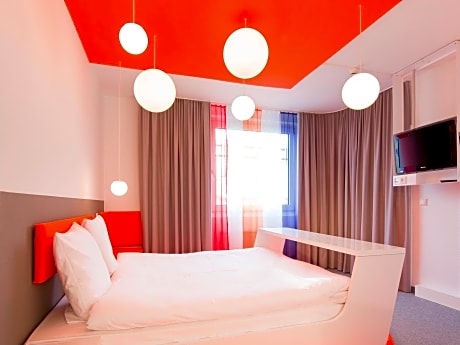 Standard Double Bed
