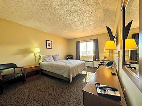 Standard Queen Room