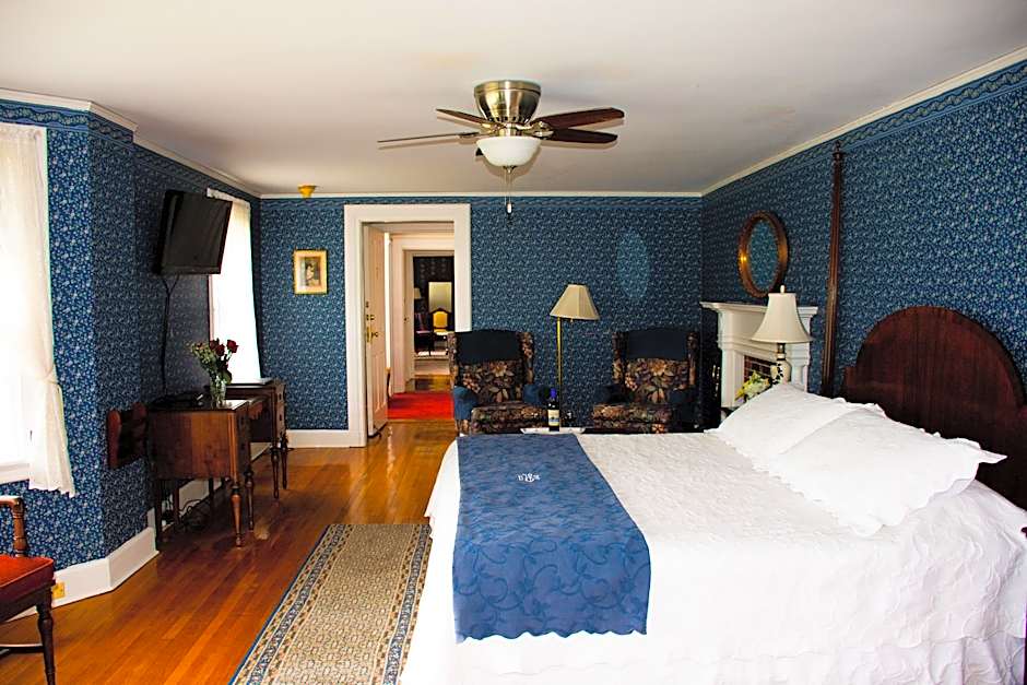 Blackberry River Inn