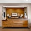 Country Inn & Suites by Radisson, West Bend, WI