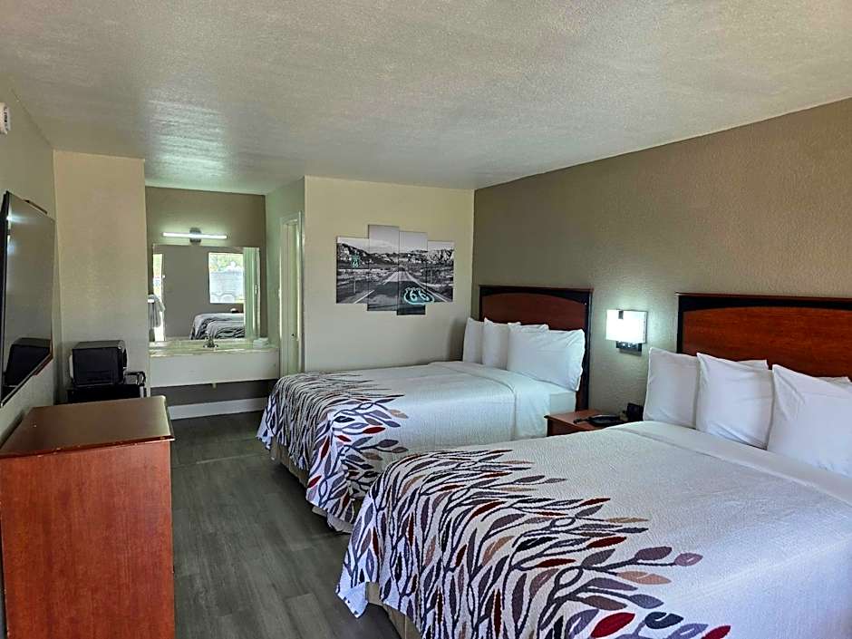 Red Roof Inn Shamrock
