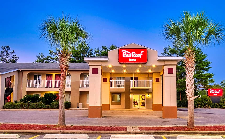 Photo 1 of 50 of Red Roof Inn Defuniak Springs