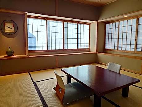 Twin Room with Shared Bathroom (Adult Only)