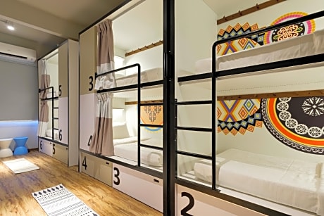 1 Person in 6-Bed Dormitory - Female Only