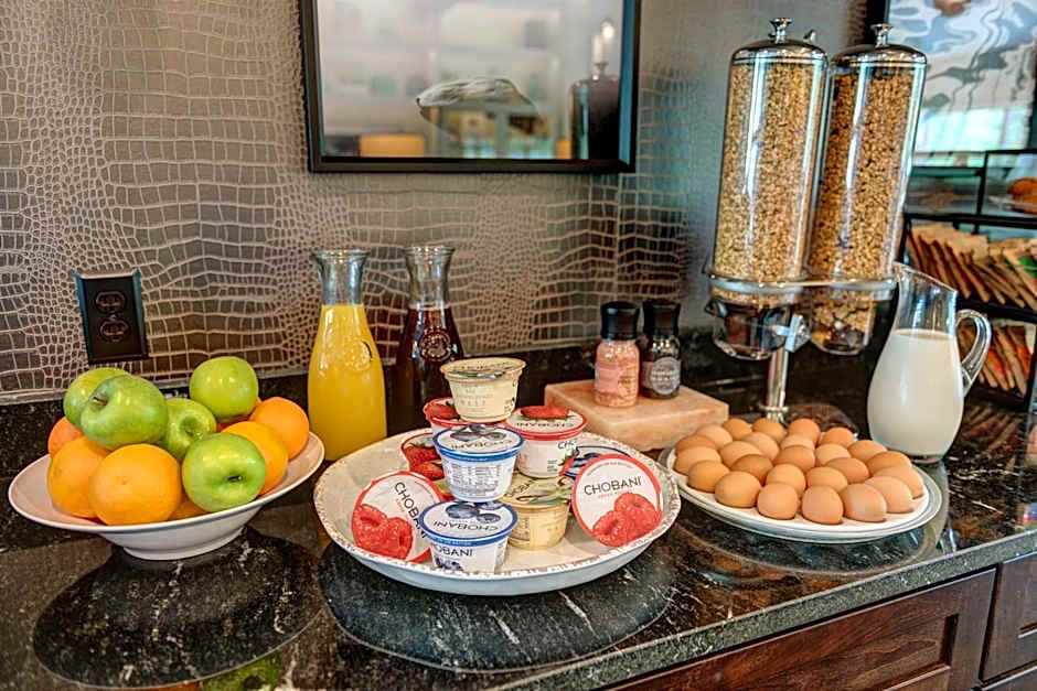 The Garrison Hotel & Suites Dover-Durham, Ascend Hotel Collection