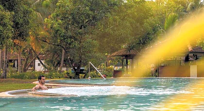 Coconut Lagoon - CGH Earth