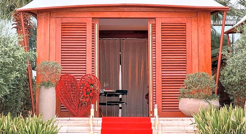 Four Seasons Hotel Kuwait at Burj Alshaya