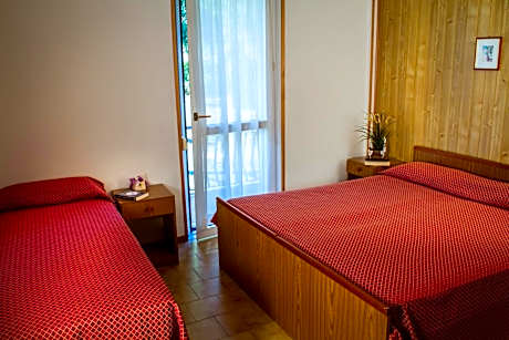 Apartment with Mountain View