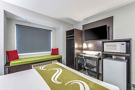 1 Queen Bed, Nonsmoking