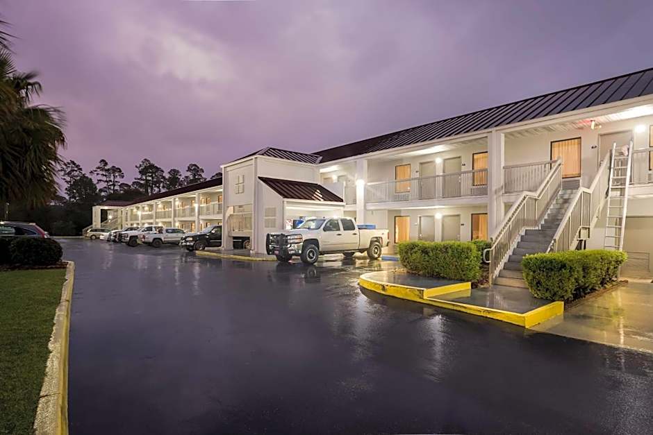 Days Inn by Wyndham Bainbridge