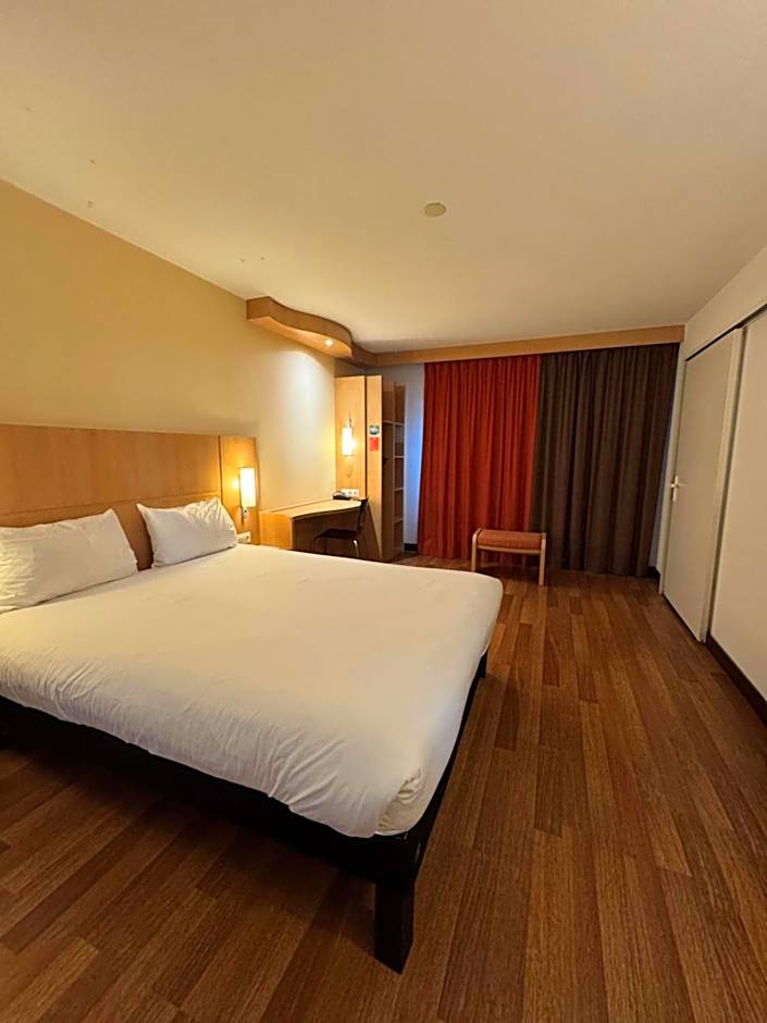 ibis Istres Trigance