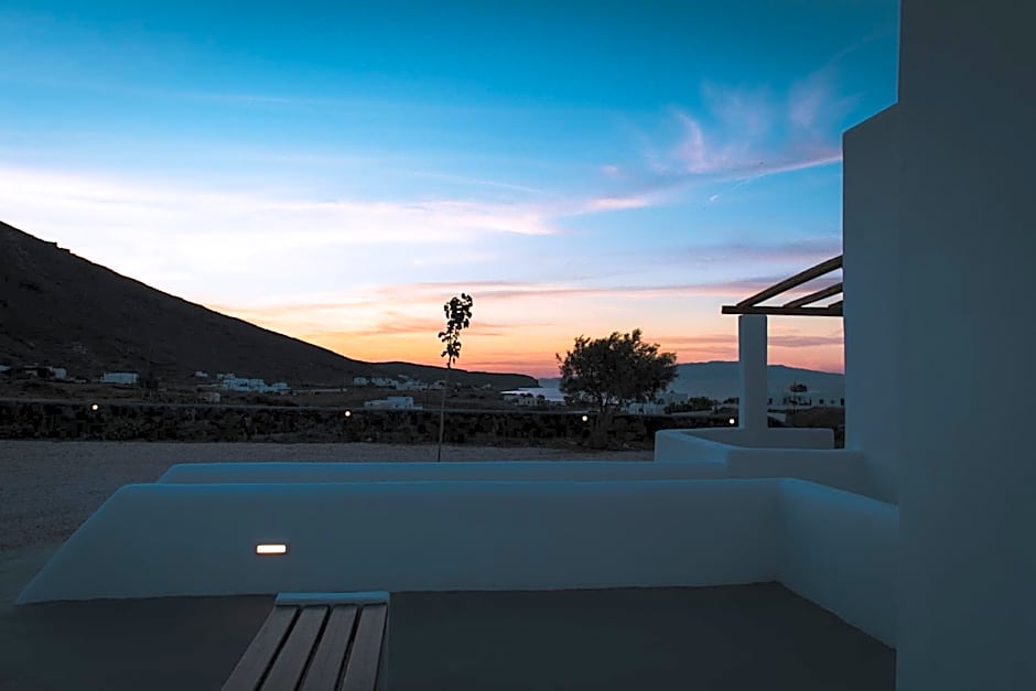 Bianco Diverso Suites