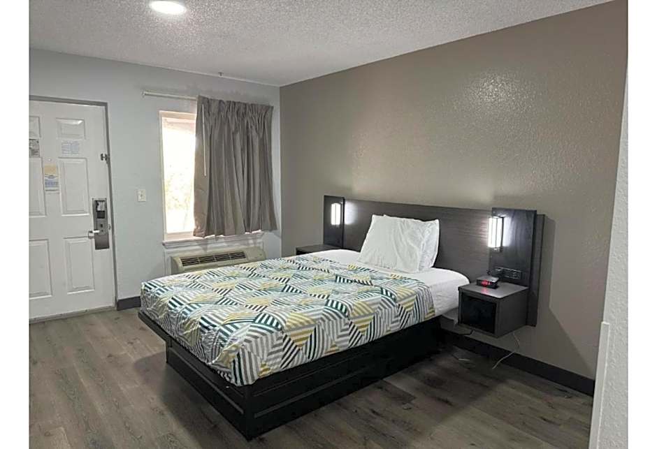 Studio 6 Extended Stay - West Palm Beach, FL