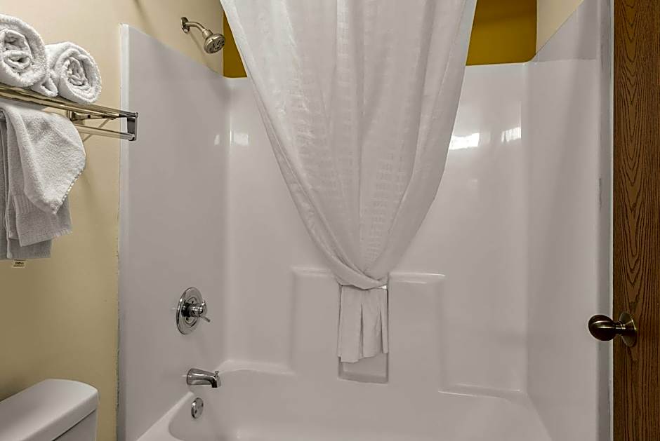 Best Western Lakewood Inn