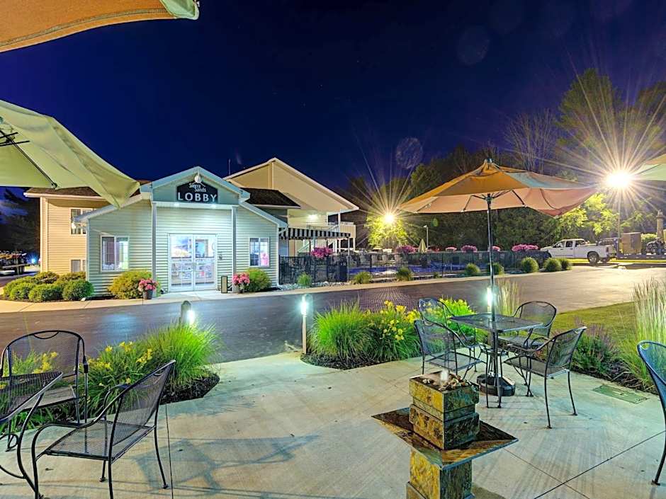 Sierra Sands Family Lodge