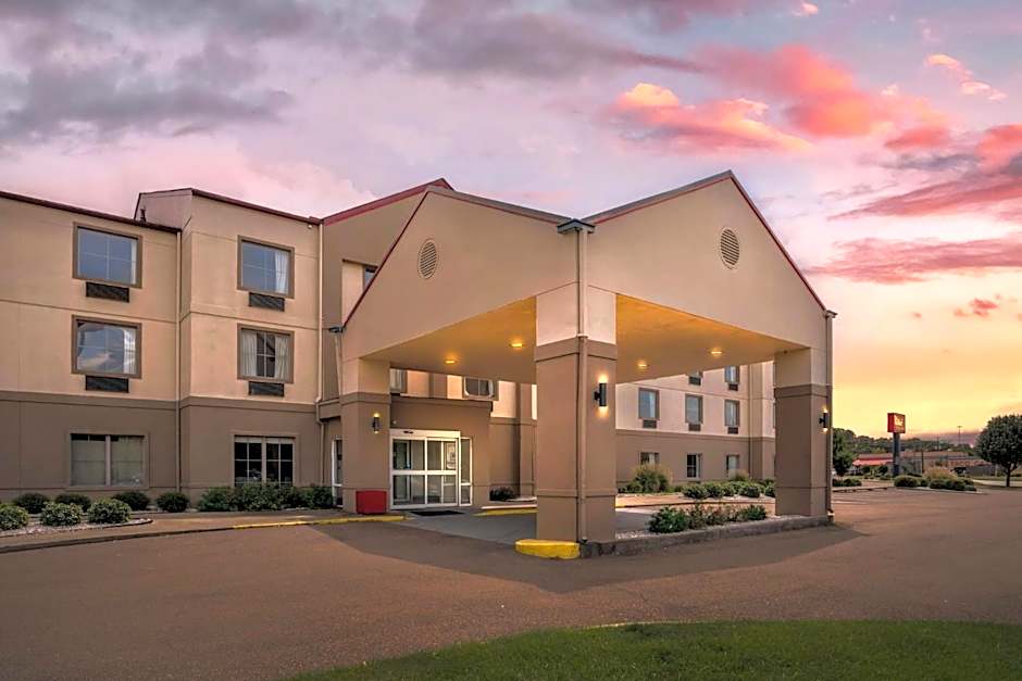 Red Roof Inn & Suites Vicksburg