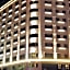 Grand Earl Hotel