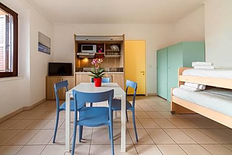 Quadruple Room with Private Bathroom