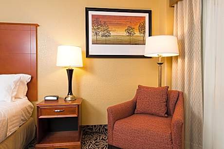 2 Queen Beds Hearing Accessible