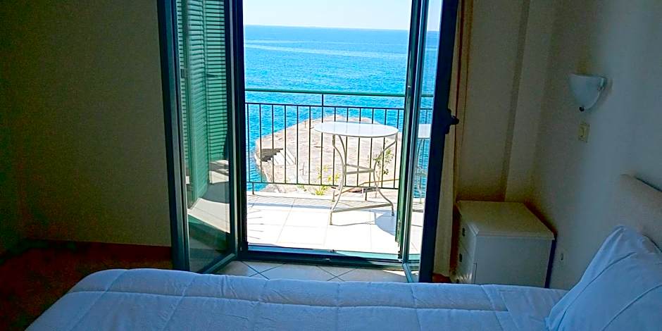 Gorgones, sea-front, great view