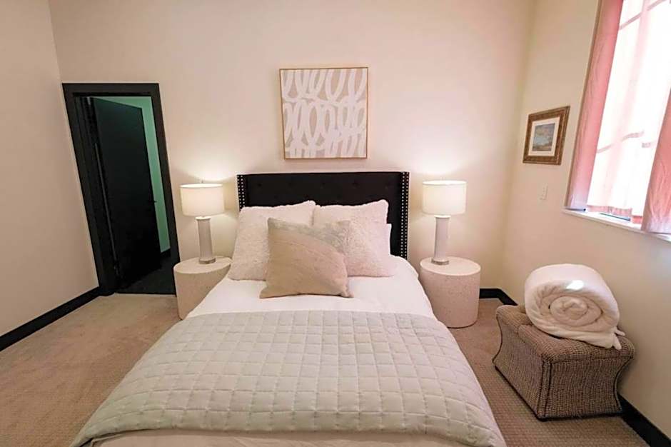 Speakeasy 2 Room Suite (Rm 5)