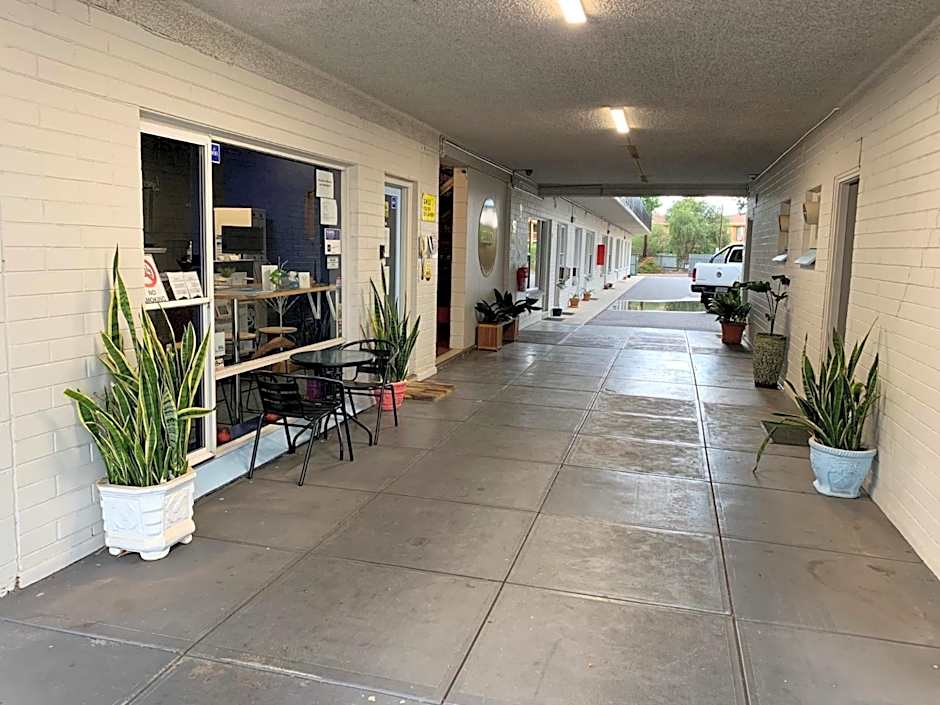 Hello Adelaide Motel and Apartments