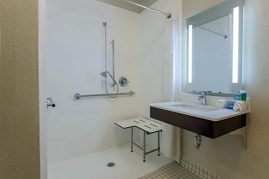 Holiday Inn Express Irondequoit By IHG