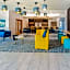 La Quinta Inn & Suites by Wyndham San Antonio Alamo City
