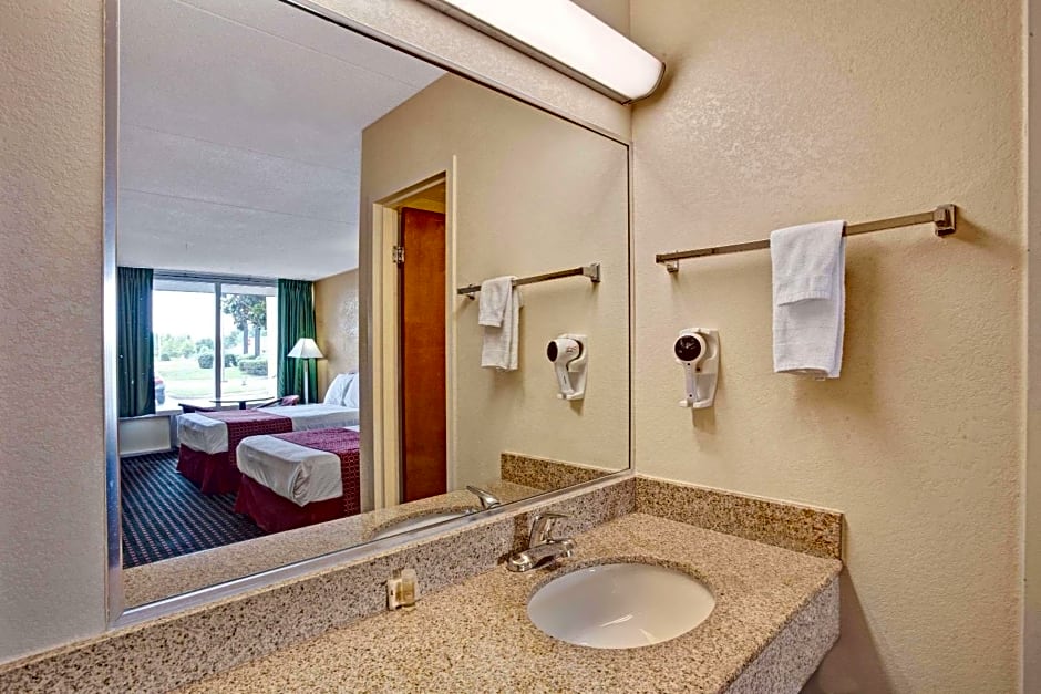 Days Inn by Wyndham Clarksville TN