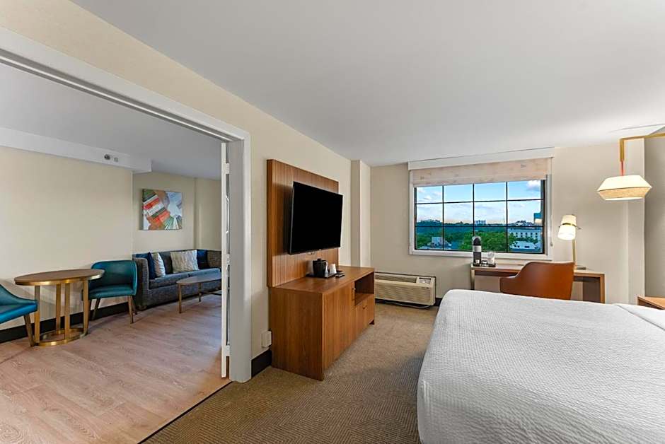 Holiday Inn Niagara Falls State Park Entry By IHG