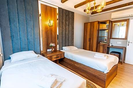 Deluxe Bungalow with Garden View