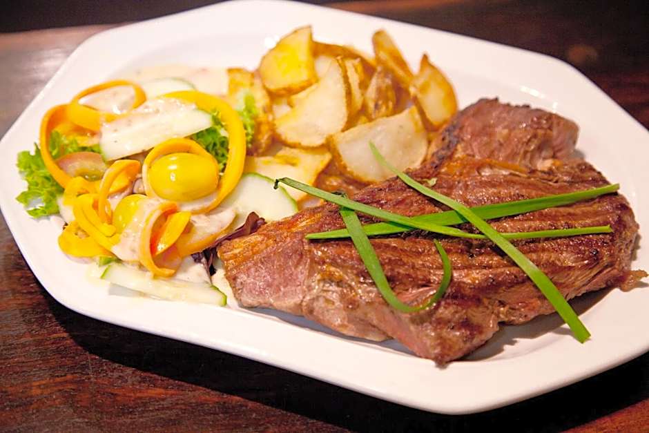 Lalapanzi Hotel & Conference Centre