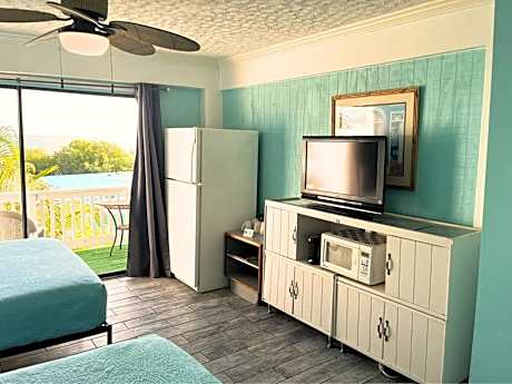 Double Room with Balcony and Sea View