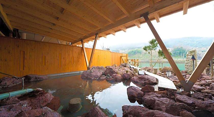 River Retreat Garaku