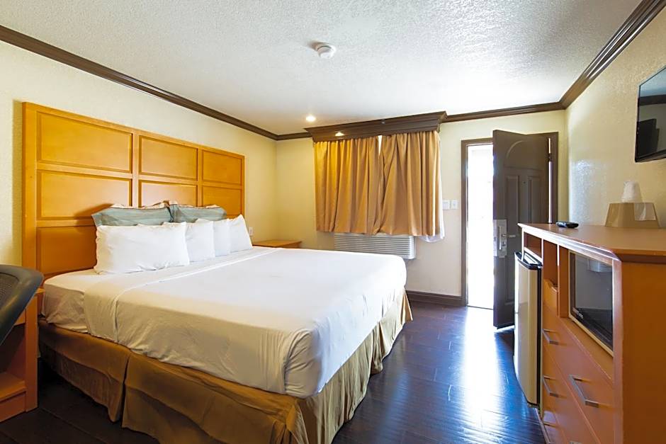Travelodge by Wyndham Merced Yosemite