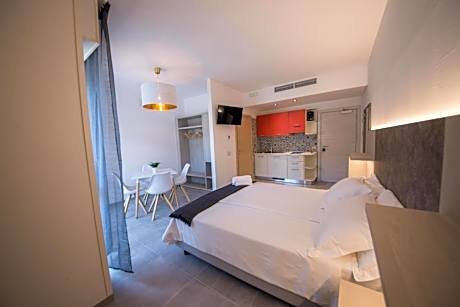 Studio Superior with Street View