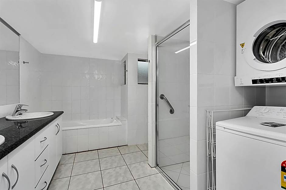 Roydon Beachfront Apartments