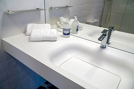 Deluxe Double or Twin Room with Balcony