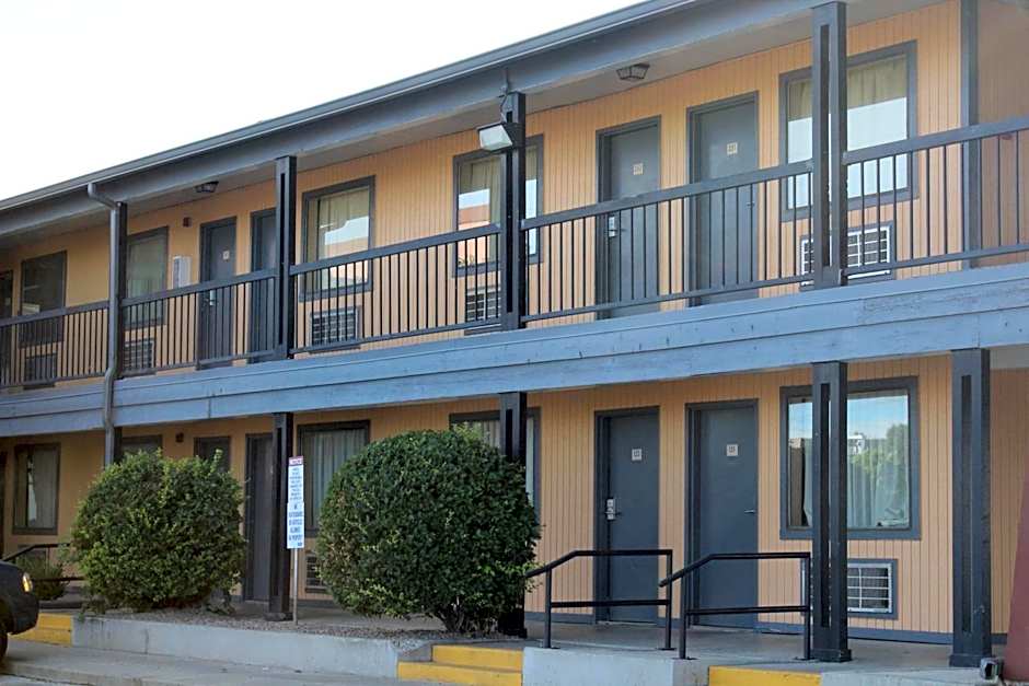 The Executive Inn & Suites