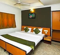 Treebo Trend Green View