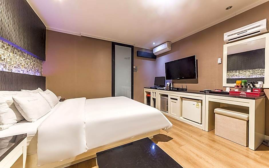 Nabiya Hotel