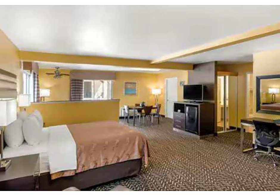 Quality Inn & Suites Capitola By the Sea