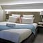 Le Phenix Hotel